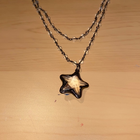 Beaded necklace with star charm - Picture 2 of 3